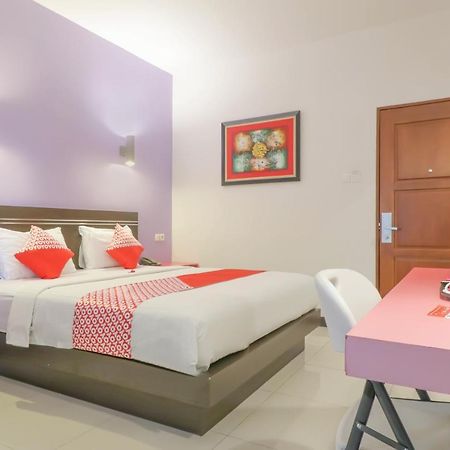 Fortune Hotel Матарам Экстерьер фото